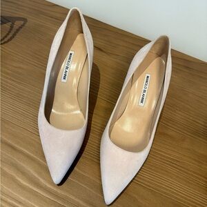 Manolo pale pink suede pumps size 39